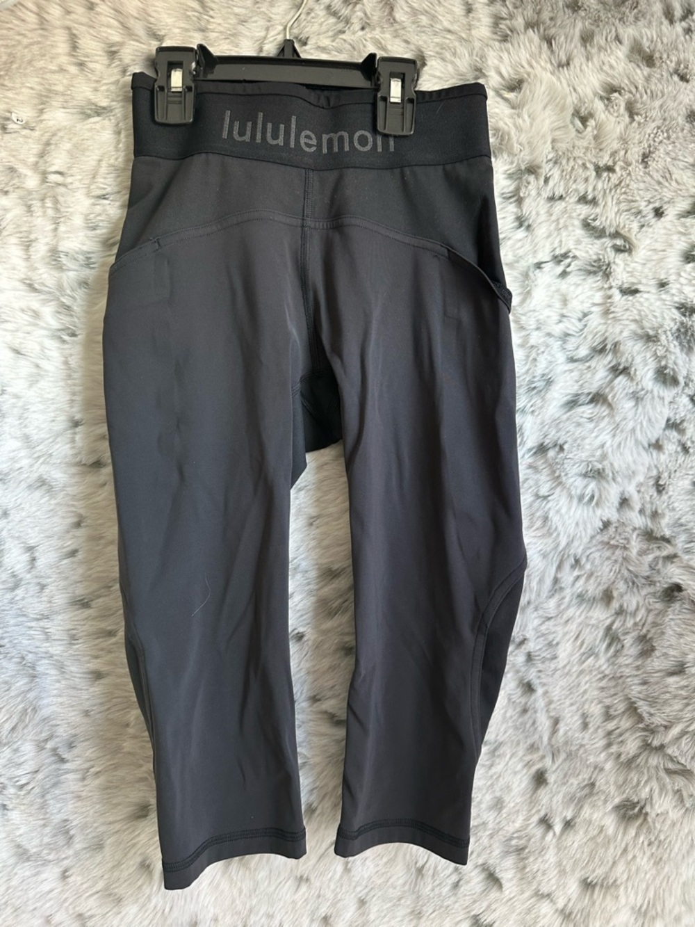 290. Lululemon Logo Waistband Everlux High-Rise Tight 16” sz2